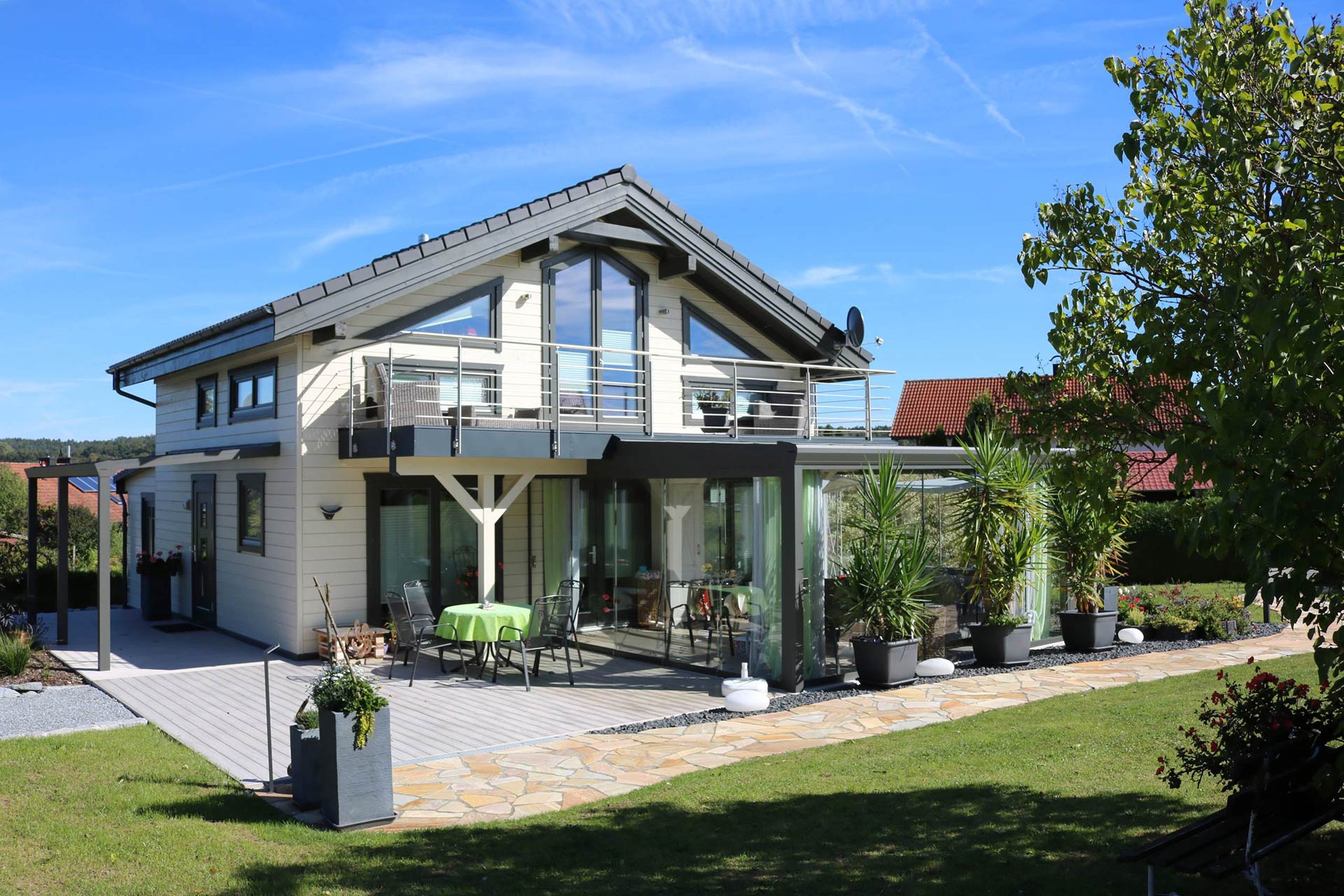 Ansicht Terrassenüberdachungen aus Aluminium der Marke Karle & Rubner bei OK Holz